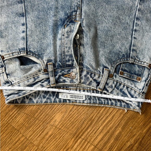 Zara Blue Straight Leg Jeans with Vintage-Inspired Look - Picture 11 of 12